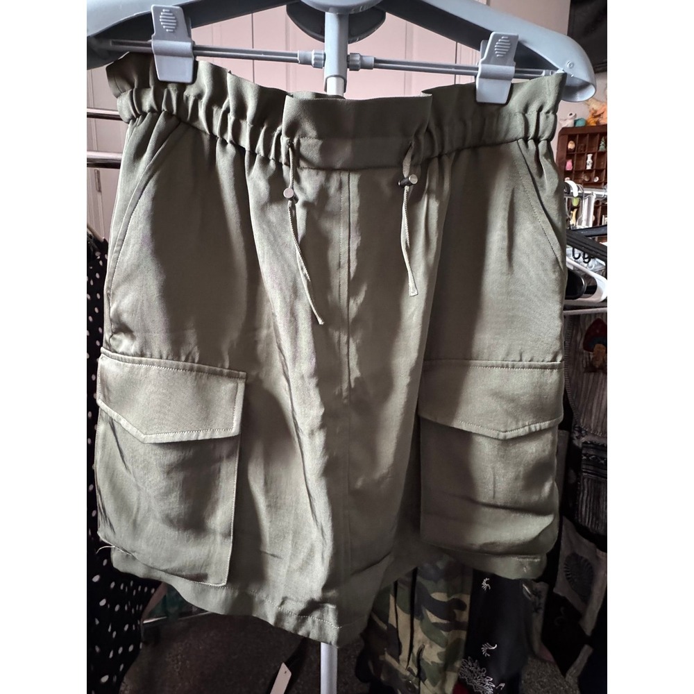 022 NWT Express cargo skirt